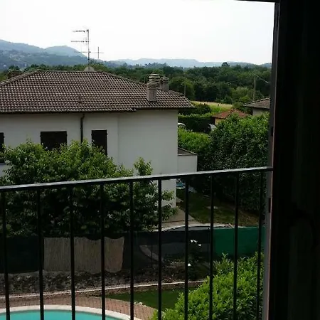 شقة 33 Via Isella تشيفاتي